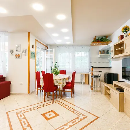 Pentaller - Sza341 By Interhome *